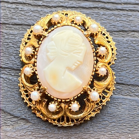 Vintage Florenza carved cameo brooch/pendant - Picture 1 of 4